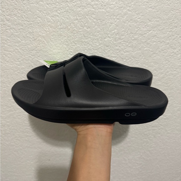 OOFOS SLIDES - Picture 5 of 5